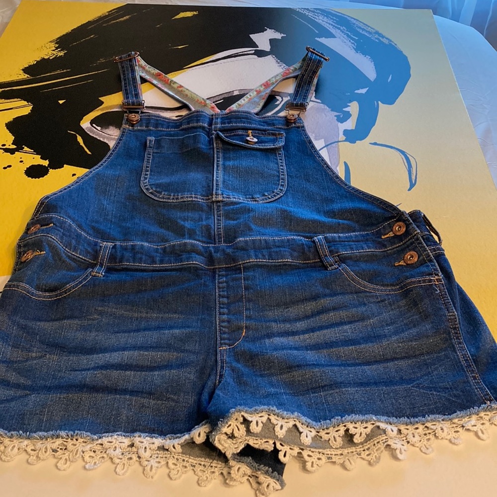 Cute overall shorts
